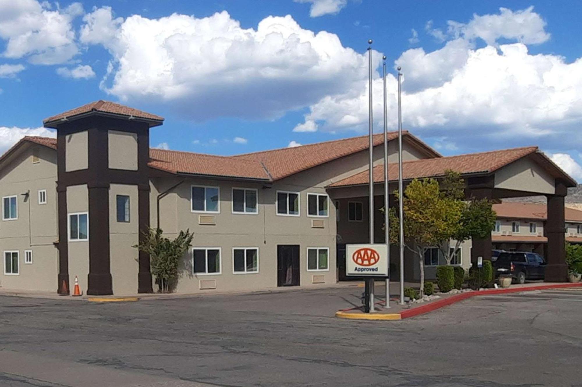 Quality Inn & Suites Grants - I-40 Εξωτερικό φωτογραφία